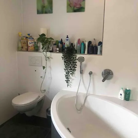 Appartamento Town House With Big Garden, 25 Min To Oktoberfest