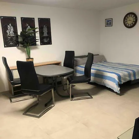 Town House With Big Garden, 25 Min To Oktoberfest Appartamento *