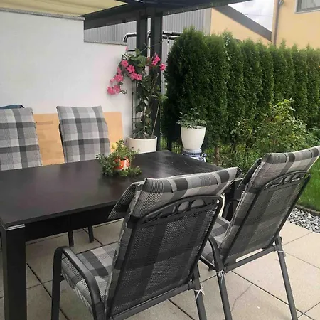 Town House With Big Garden, 25 Min To Oktoberfest Monaco di Baviera